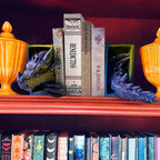 2Pc Dragon-Shaped Bookend Decorations, Fantasy Decor, Home Decor Ornaments, Bookshelf Bookend Decorations, Dragon-Shaped Decorations Appear on the Bookshelf.