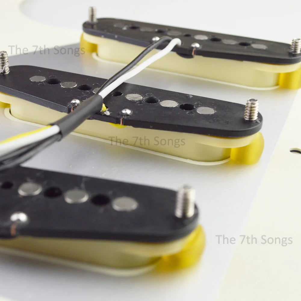 SSS Strat-Style Loaded Pickguard Prewired Alnico 5 Single Coil Set, 3-Ply Black