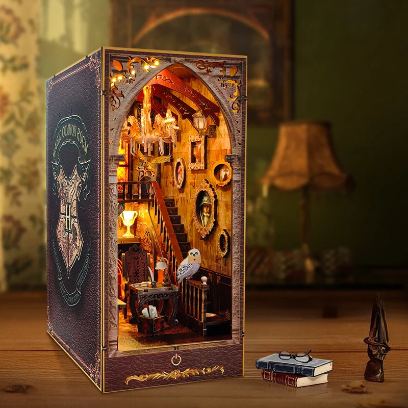 DIY Wooden Magic Academy Book Nook Figurines Miniatures Bookend Handmade Bookshelf for Friends Birthday Gifts Home Decor Crafts