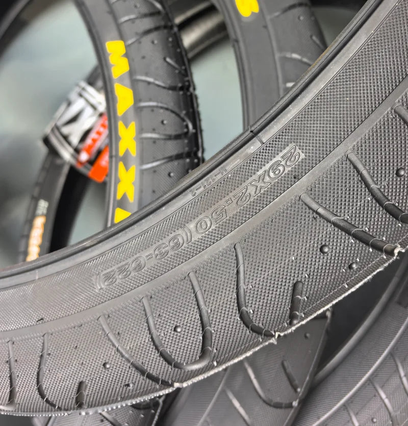 MAXXIS Hookworm 20/24/26/27.5/29 X 2.5 BMX Bicycle Tire Wire Bead Clincher for Street Park Vert Flatland Sizes  24 26  27.5 29