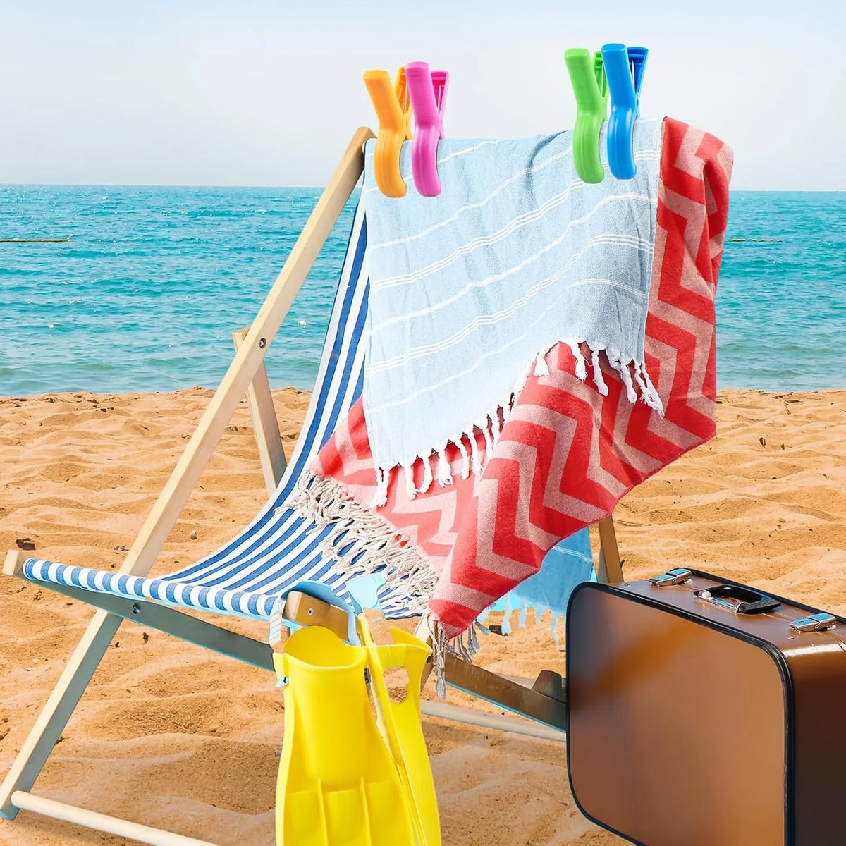 4/8Pcs Beach Towel Clips for Beach Chairs, Towel Holder Clips for Chair Pool on Cruise,Heavy Duty Clothes Pins, Strong Clips