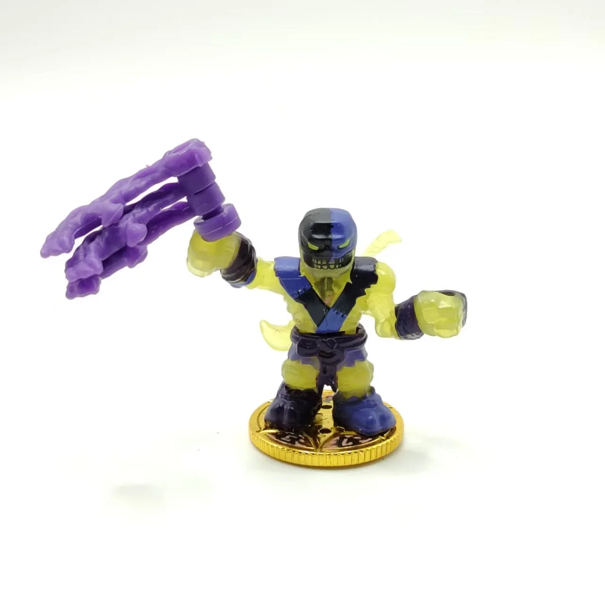 Legends of Akedo Boss Wrapsnap 3 Inch Tall Battling Warrior Action Figure Toys 360˚ Attack Spin Double Defense Armor Gifts