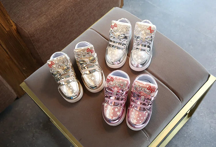 Kids LED Sneakers Girls Flash Light-up Board Shoes Spring And Autumn Children's Luminous Shoes Children's Glowing Light Sneakers