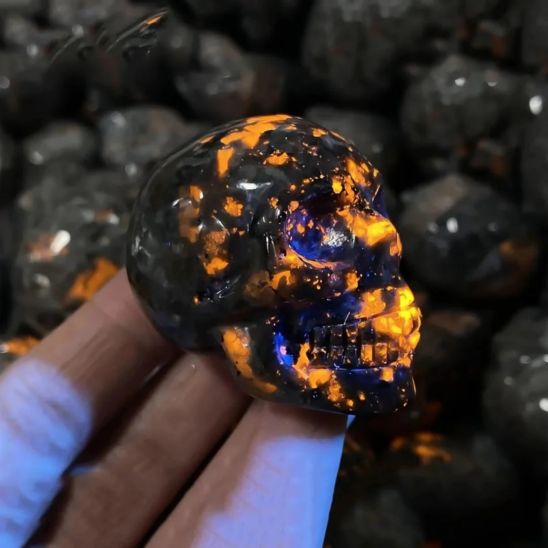 Natural Crystal Skull Yooperlites Carved Skull Statue Craft Fire Stone Figurine Powerful Witchcraft For Halloween Decor Gift