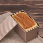 1pc Golden  Loaf Pan with Lid -  Non-Stick, Rust. Perfectly Toasted Bread - Durable.Easy-Clean  Design  Baking Mold for Oven Use