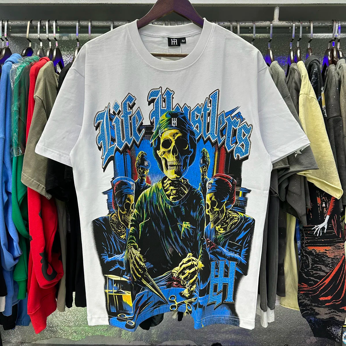 lh007white / M
