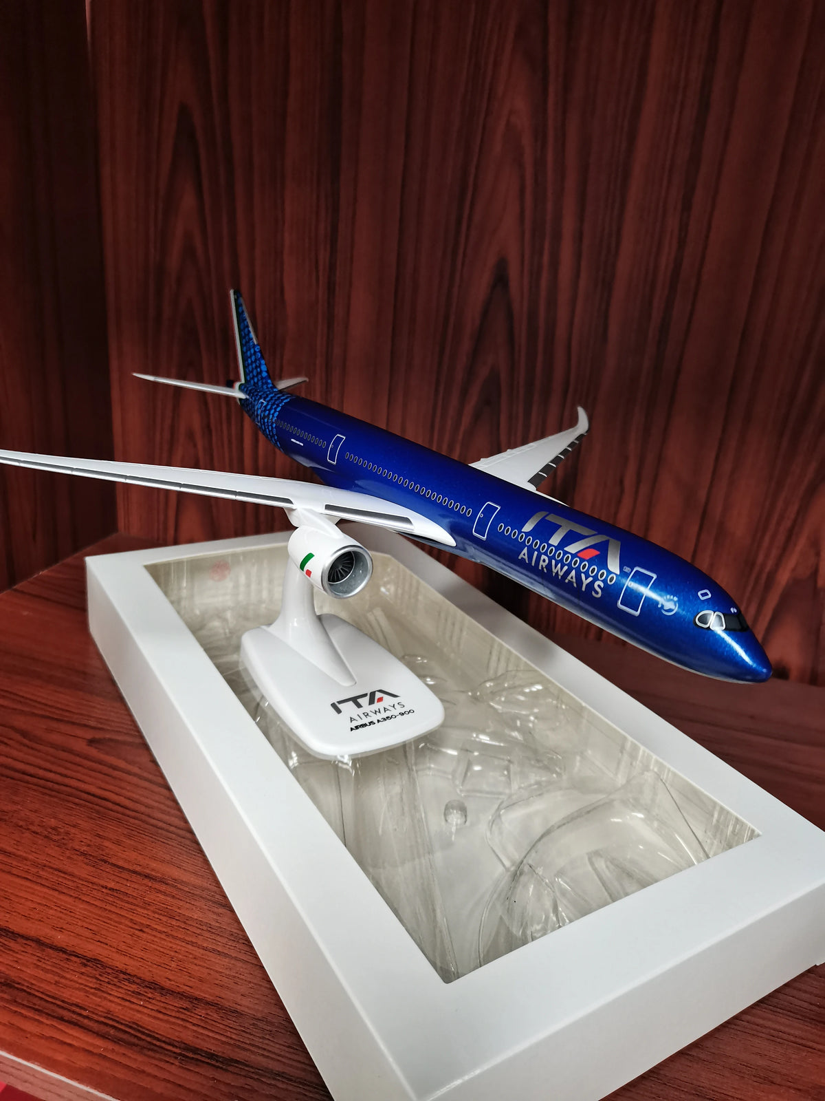 Airbus A350-900 ITA Airways 1/200 ABS Assembly Airplane Model, Blue