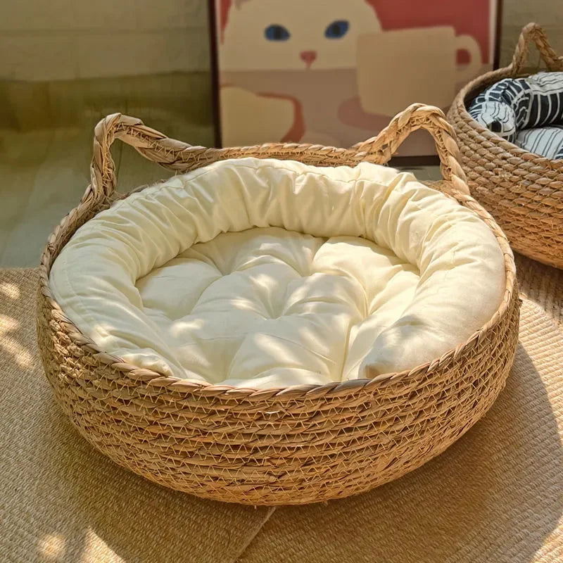 Basket and cushion / 40cm