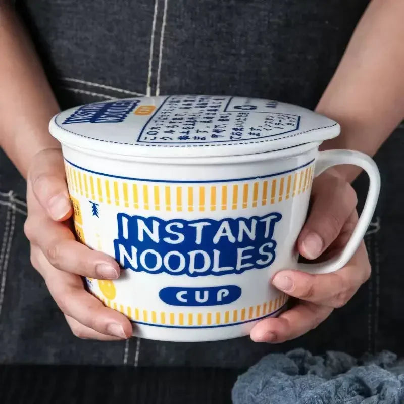 Transform Your Dorm Dining: Cozy Noodle Bowl with Lid for Comfort Meals