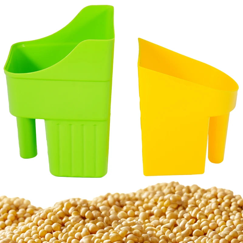 Thickened Plastic Feed Scoop Durable Livestock Feeding Tool Flat Bottom Food Shovel For Sheep Cow Pig Scoop Poultry