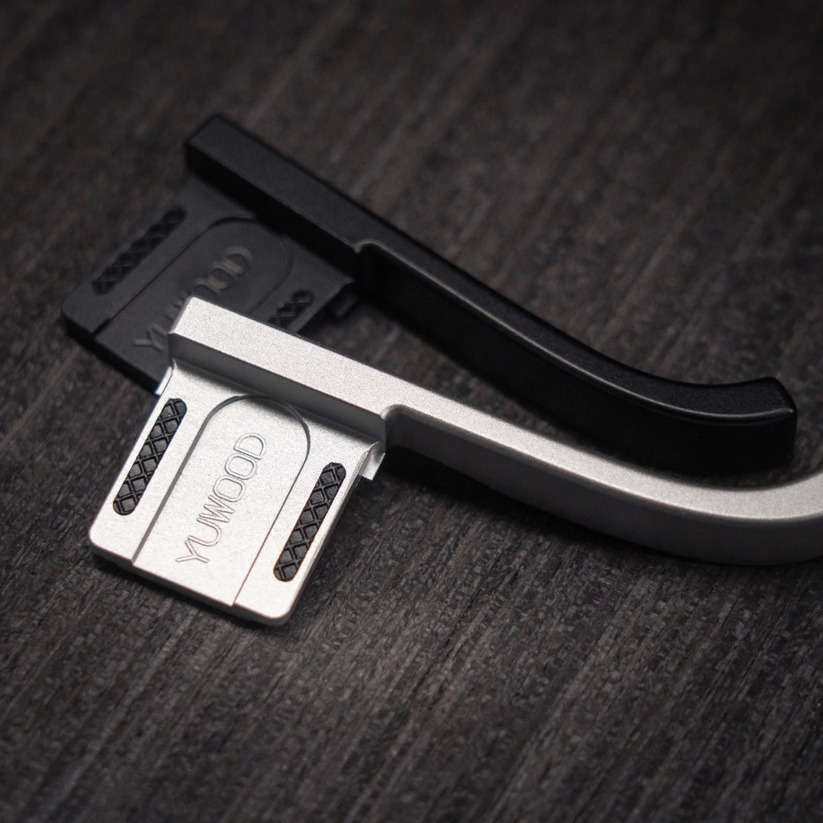 Aluminum Metal Hot Shoe Thumb-Up Hotshoe Thumb Up Grip for Sony A7C2 A7CR A7C Camera Hand Grip