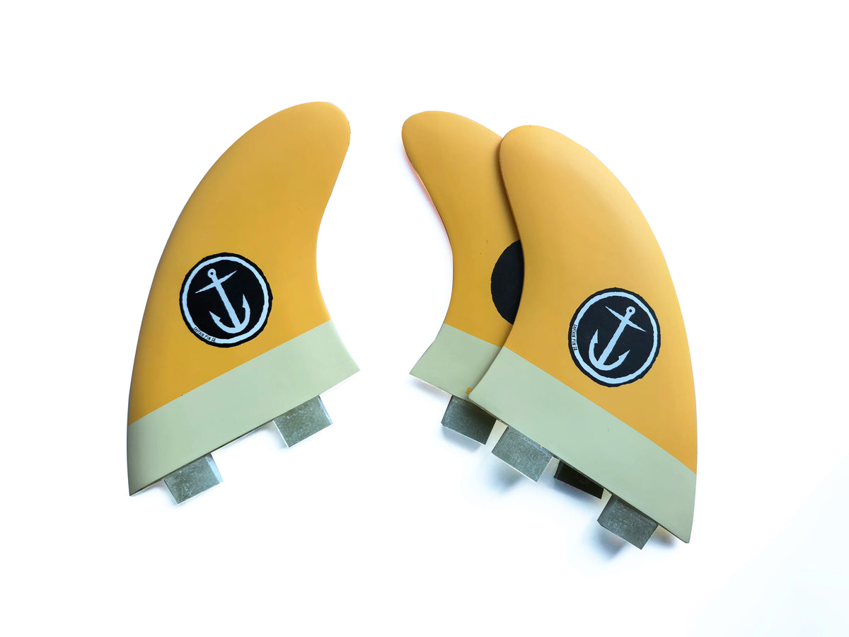 FUTUER surfboard fins, surf tail fins 3-piece set, made of fiberglass, are high-quality surfboard fins, serving as surfing acces