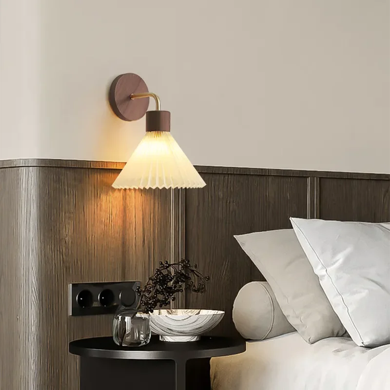 Nordic LED Wood Wall Sconce Lamp E27 AC110-220V Brown or Yellow, 3 Color Modes