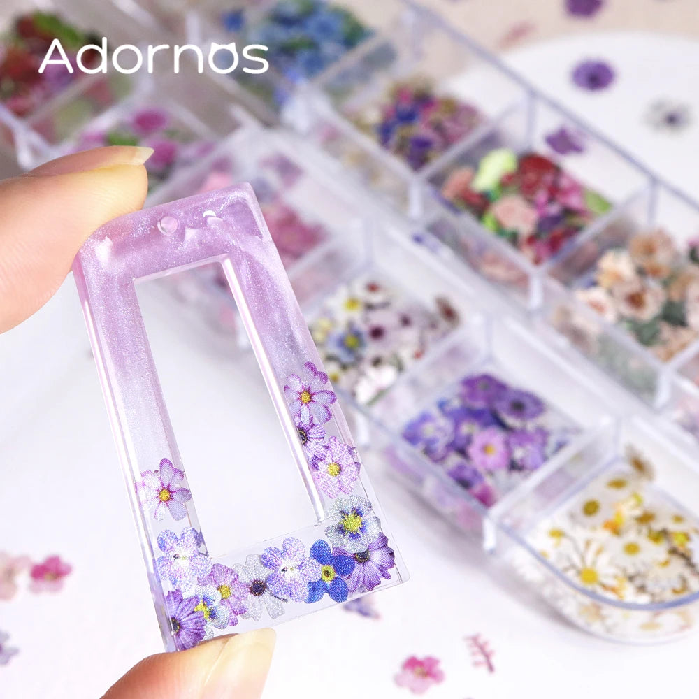 12 Grids Flower Wood Pulp Chips Epoxy Resin Filling Rose Iris Vetiver Flower Butterfly Shape Decorative Paper Flower DIY Crafts