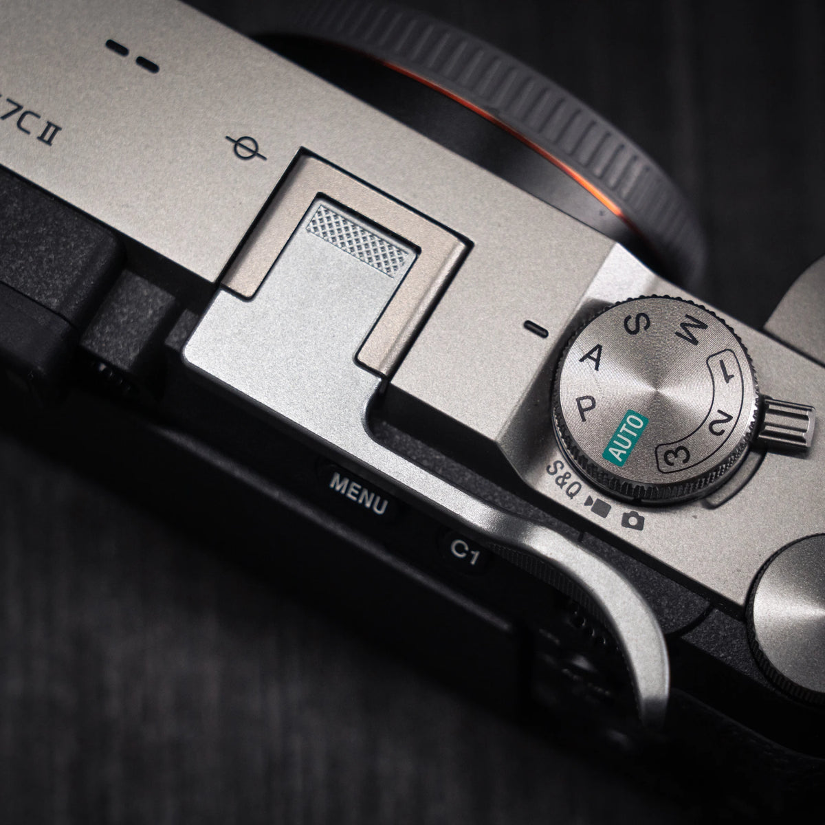 Aluminum Metal Hot Shoe Thumb-Up Hotshoe Thumb Up Grip for Sony A7C2 A7CR A7C Camera Hand Grip