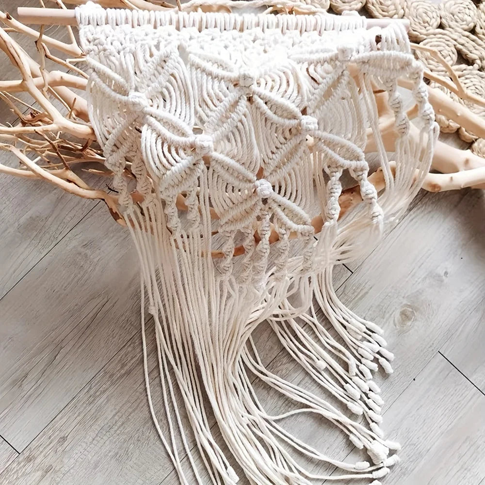 Polyester-Cotton Macrame Wall Hanging with Fringe Clover Diamond Grid Pattern for Boho Home Decor Fashionable Room Decoration