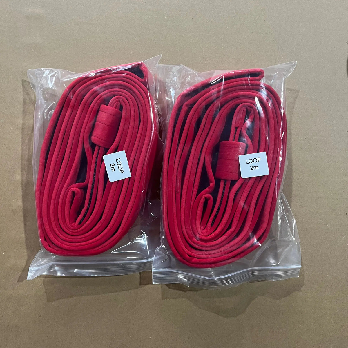 2 red straps