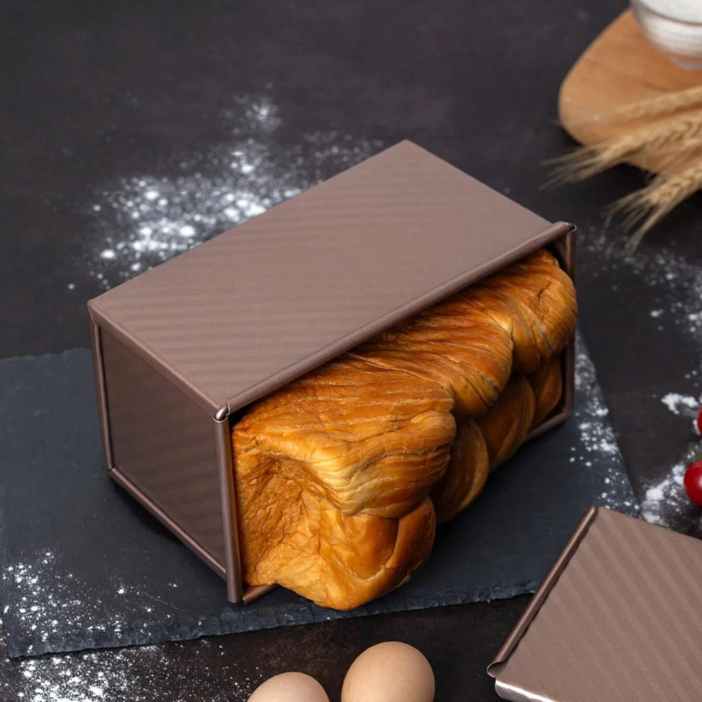 1pc Golden  Loaf Pan with Lid -  Non-Stick, Rust. Perfectly Toasted Bread - Durable.Easy-Clean  Design  Baking Mold for Oven Use