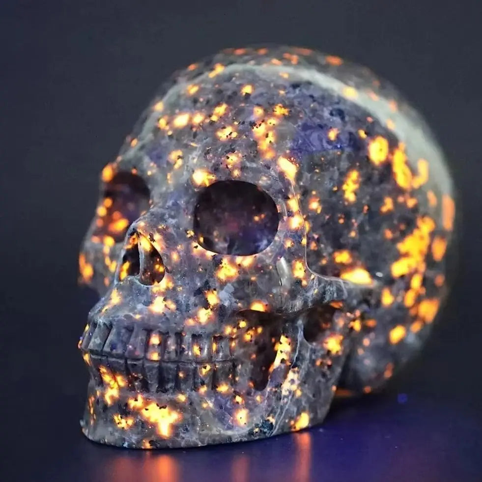 Natural Crystal Skull Yooperlites Carved Skull Statue Craft Fire Stone Figurine Powerful Witchcraft For Halloween Decor Gift